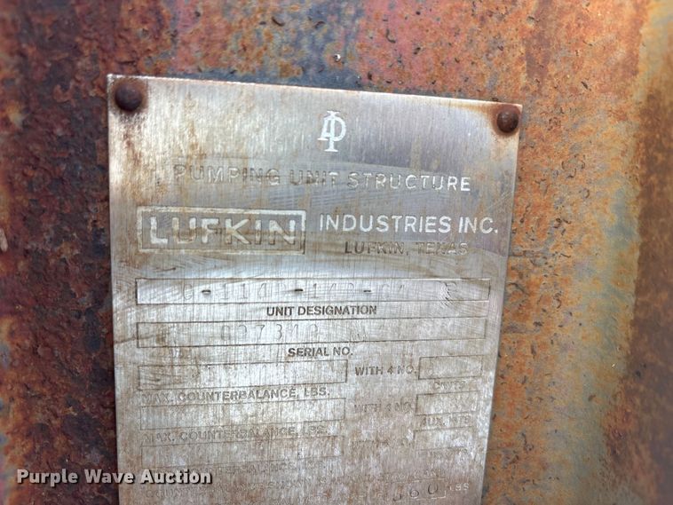 image for item EU5682 Lufkin industry C-114D143-64 pump jack
