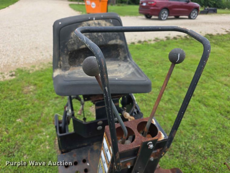 image for item EV2235 John Deere F646  backhoe attachment