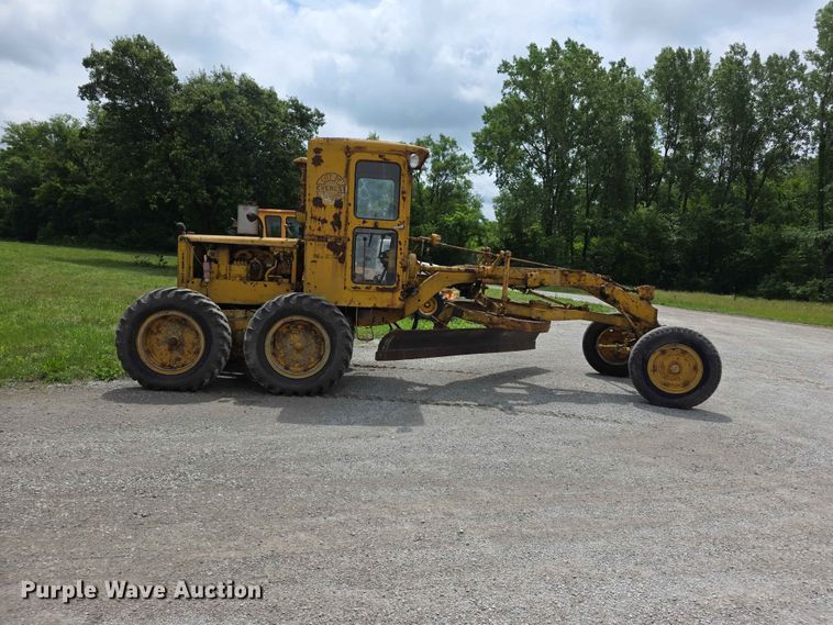 image for item EV2236 Caterpillar 212 motor grader