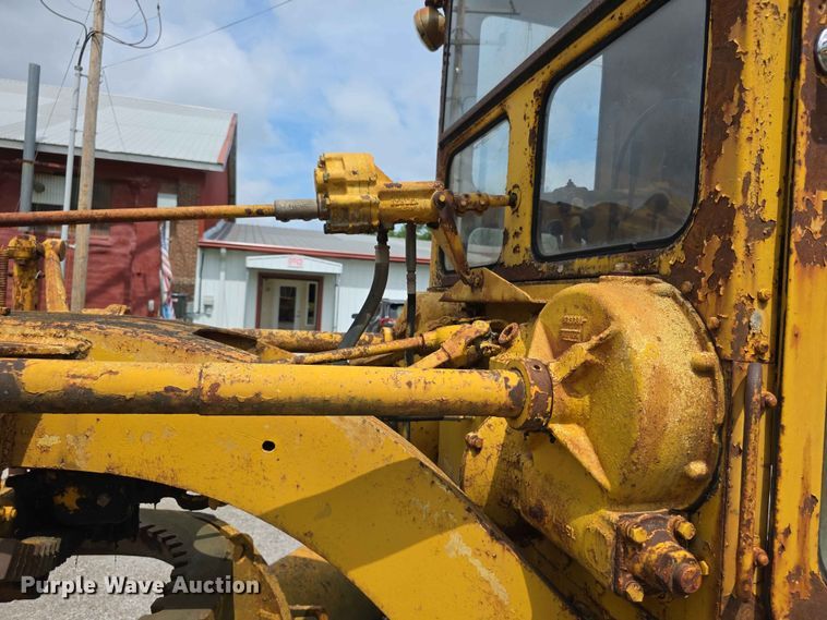 image for item EV2236 Caterpillar 212 motor grader