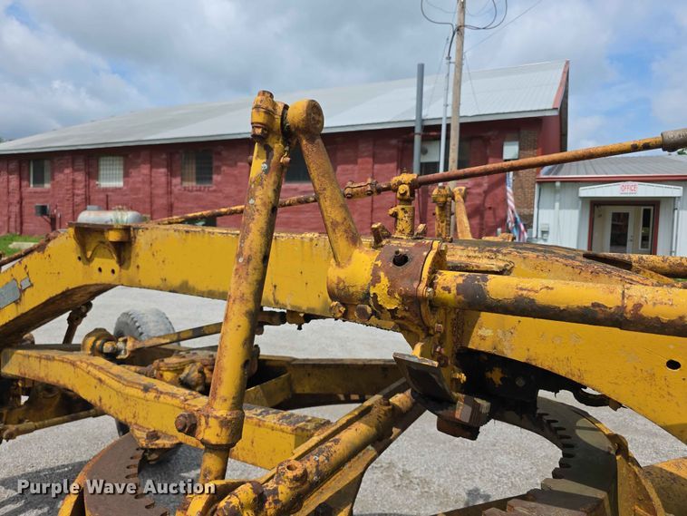 image for item EV2236 Caterpillar 212 motor grader