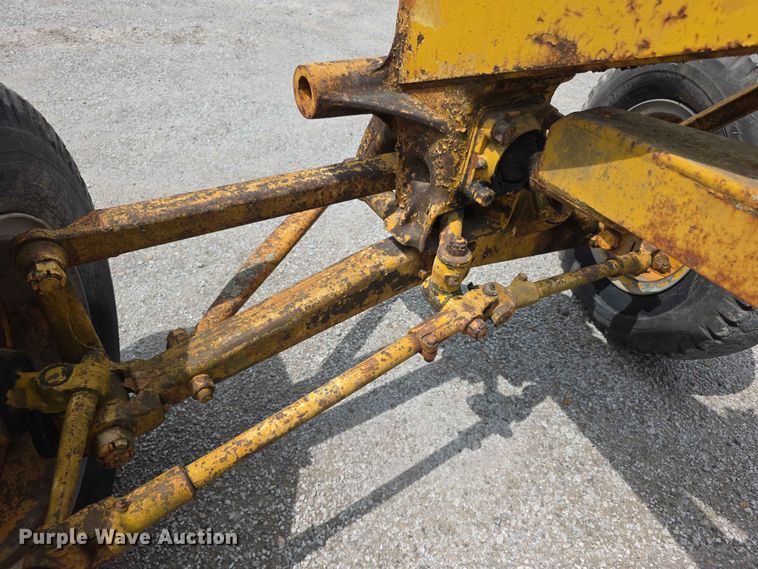 image for item EV2236 Caterpillar 212 motor grader