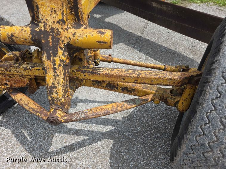 image for item EV2236 Caterpillar 212 motor grader