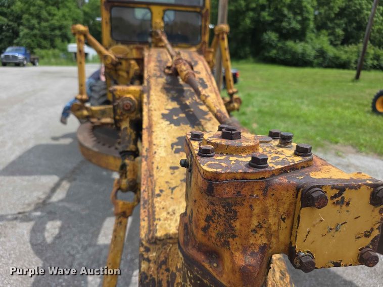 image for item EV2236 Caterpillar 212 motor grader