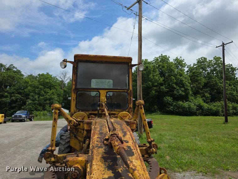 image for item EV2236 Caterpillar 212 motor grader