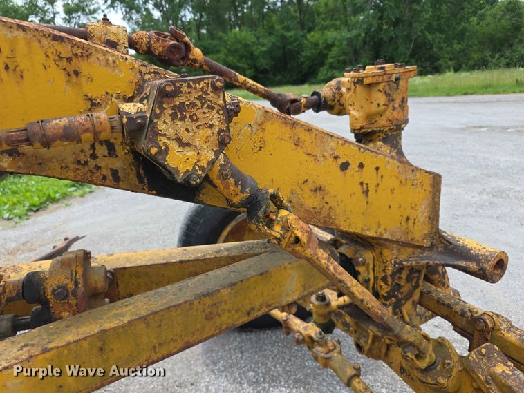image for item EV2236 Caterpillar 212 motor grader