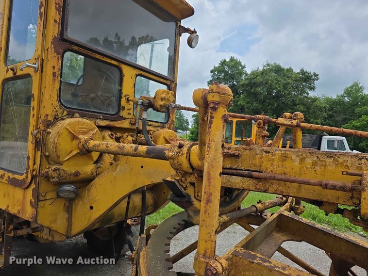 image for item EV2236 Caterpillar 212 motor grader