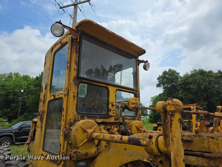 image for item EV2236 Caterpillar 212 motor grader