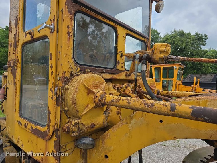image for item EV2236 Caterpillar 212 motor grader