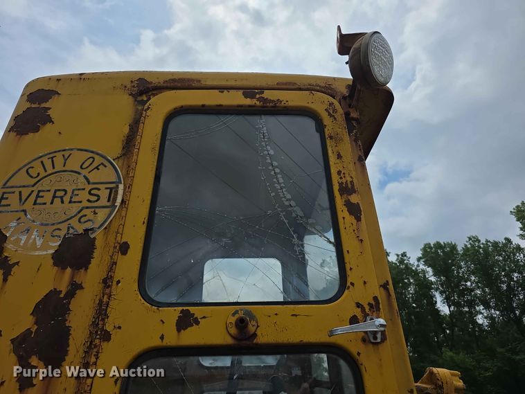 image for item EV2236 Caterpillar 212 motor grader