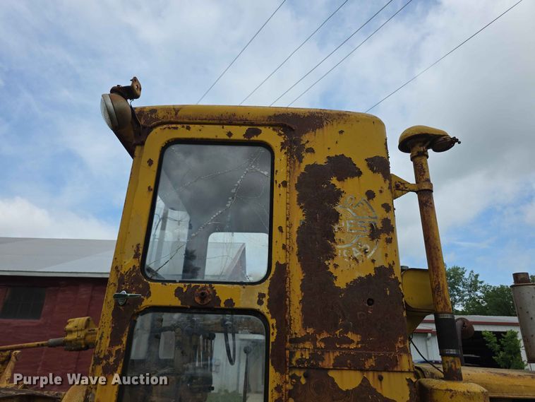 image for item EV2236 Caterpillar 212 motor grader