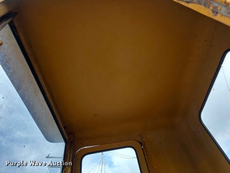 image for item EV2236 Caterpillar 212 motor grader