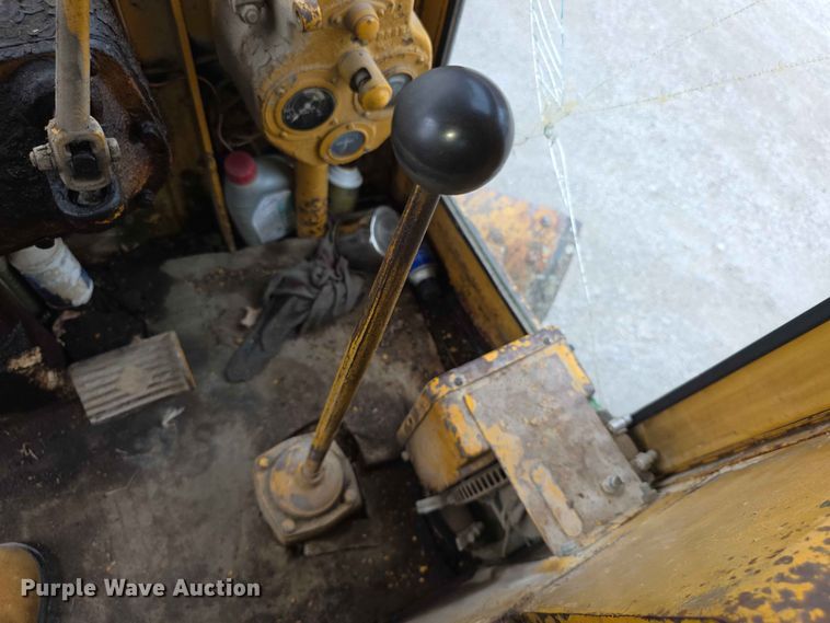 image for item EV2236 Caterpillar 212 motor grader
