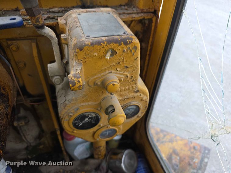 image for item EV2236 Caterpillar 212 motor grader