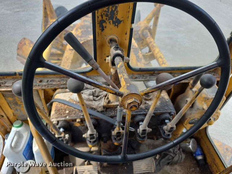 image for item EV2236 Caterpillar 212 motor grader