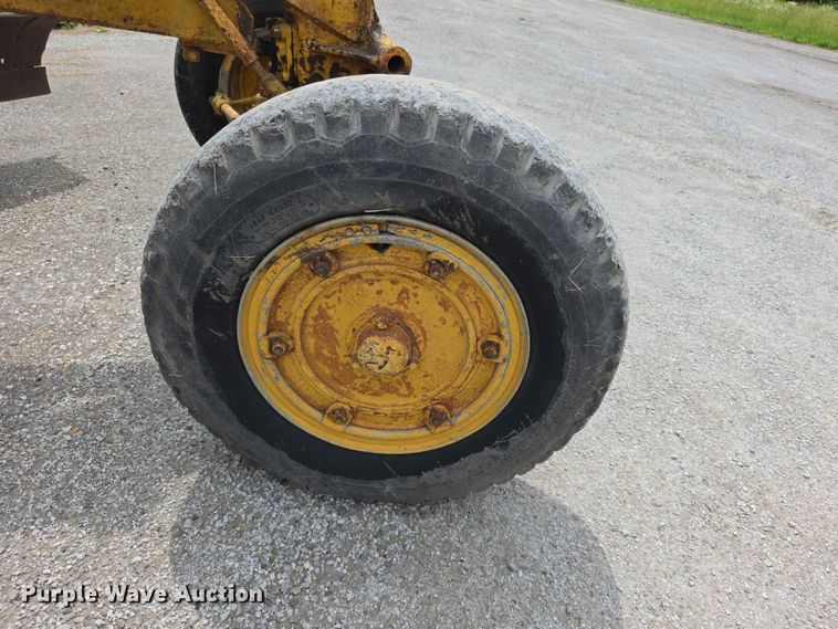 image for item EV2236 Caterpillar 212 motor grader