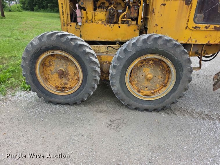 image for item EV2236 Caterpillar 212 motor grader