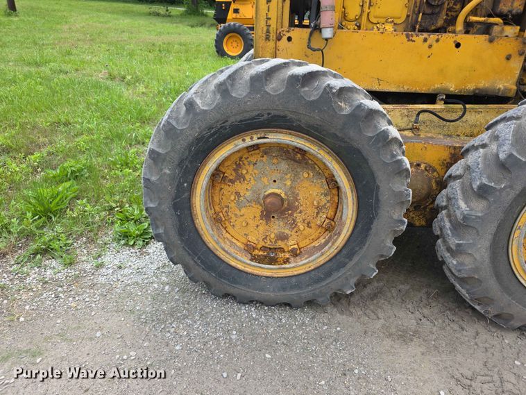 image for item EV2236 Caterpillar 212 motor grader