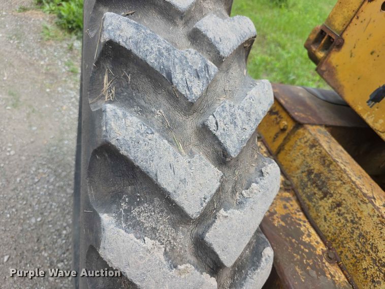 image for item EV2236 Caterpillar 212 motor grader