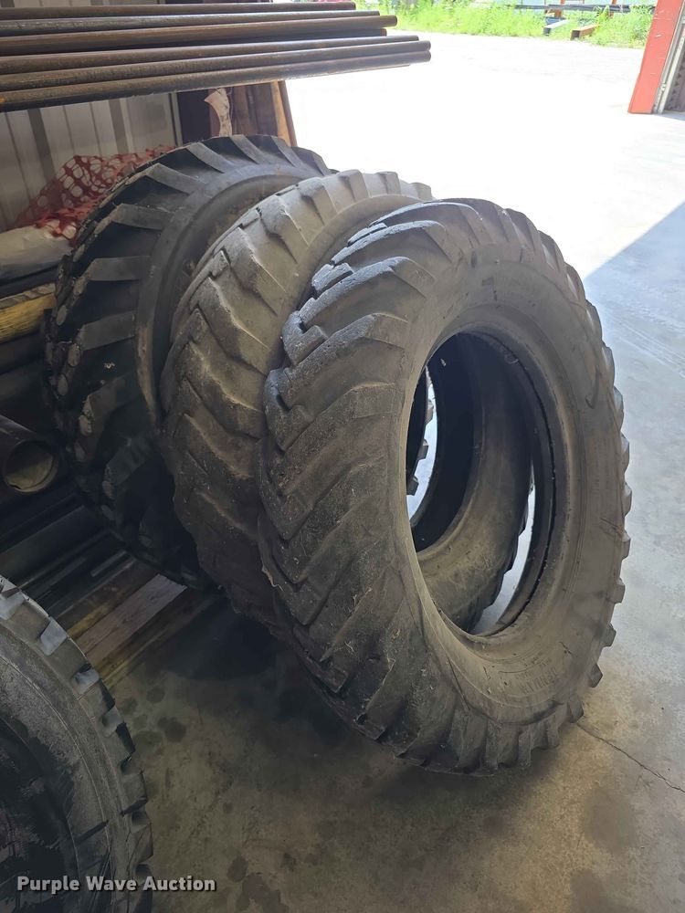 image for item EV2236 Caterpillar 212 motor grader