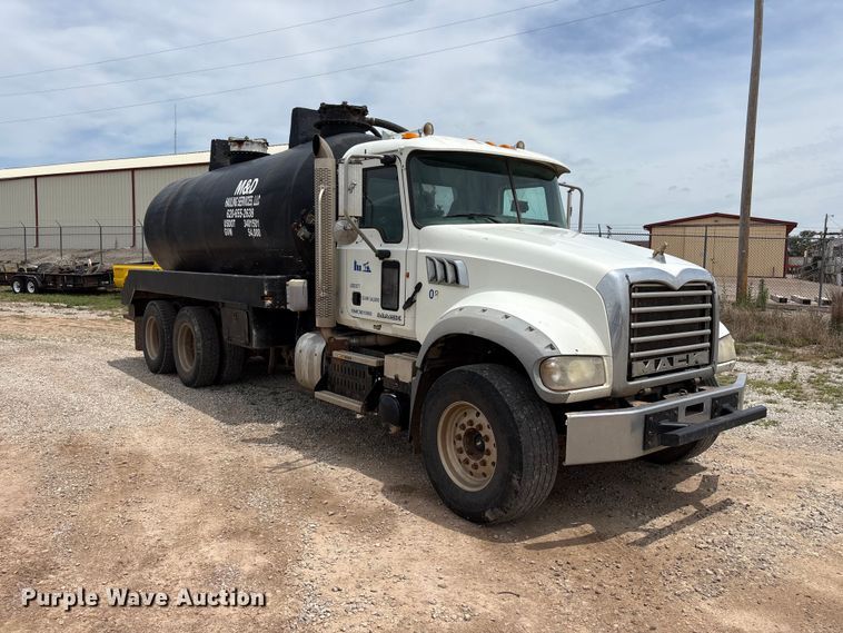 image for item EW0014 2012 Mack Granite tank truck