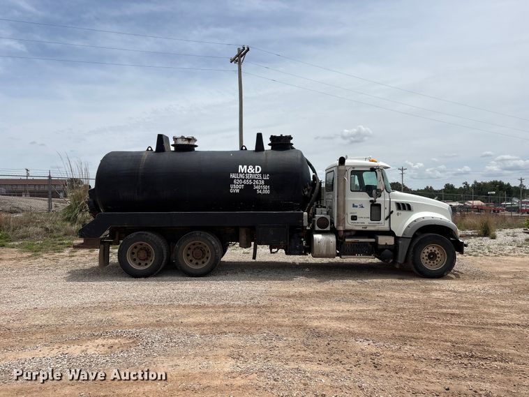 image for item EW0014 2012 Mack Granite tank truck