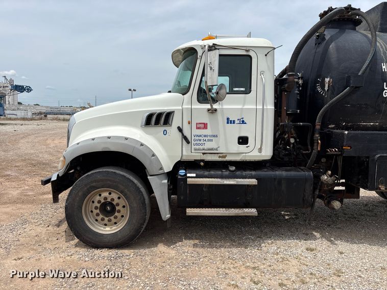 image for item EW0014 2012 Mack Granite tank truck