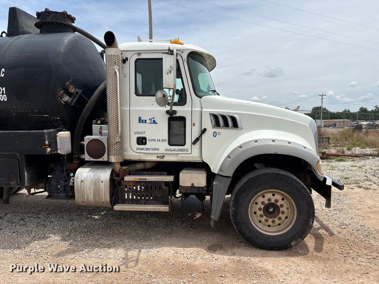 image for item EW0014 2012 Mack Granite tank truck