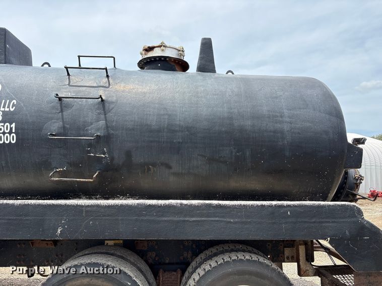 image for item EW0014 2012 Mack Granite tank truck