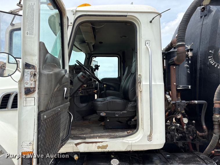 image for item EW0014 2012 Mack Granite tank truck