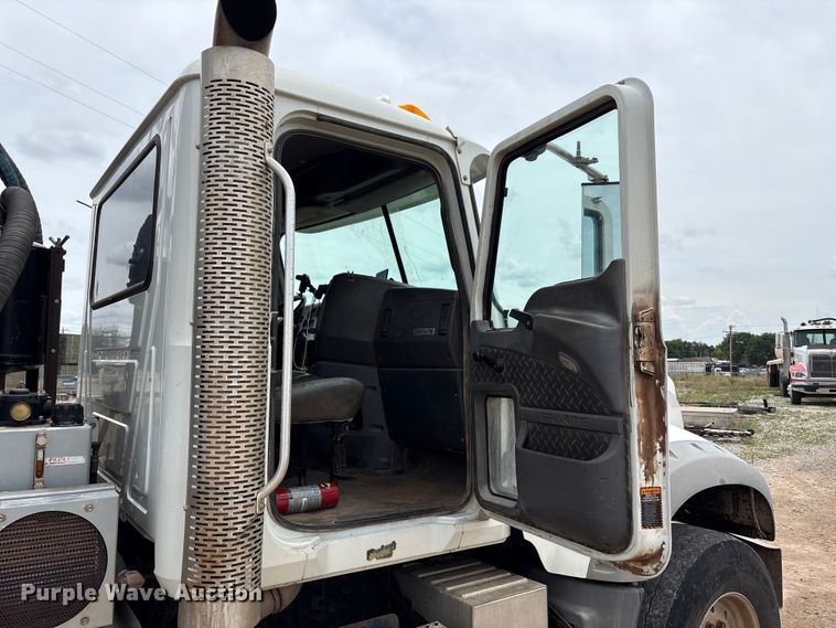 image for item EW0014 2012 Mack Granite tank truck