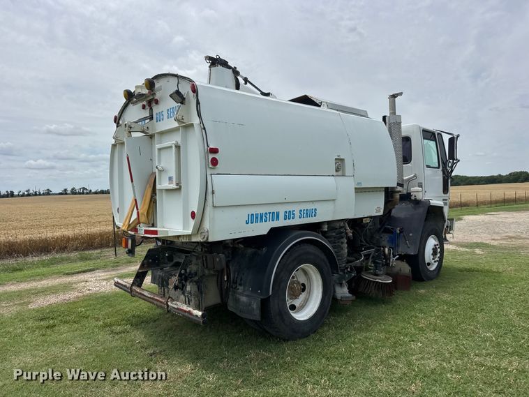 image for item EW0020 2000 Freightliner FC70 street sweeper truck