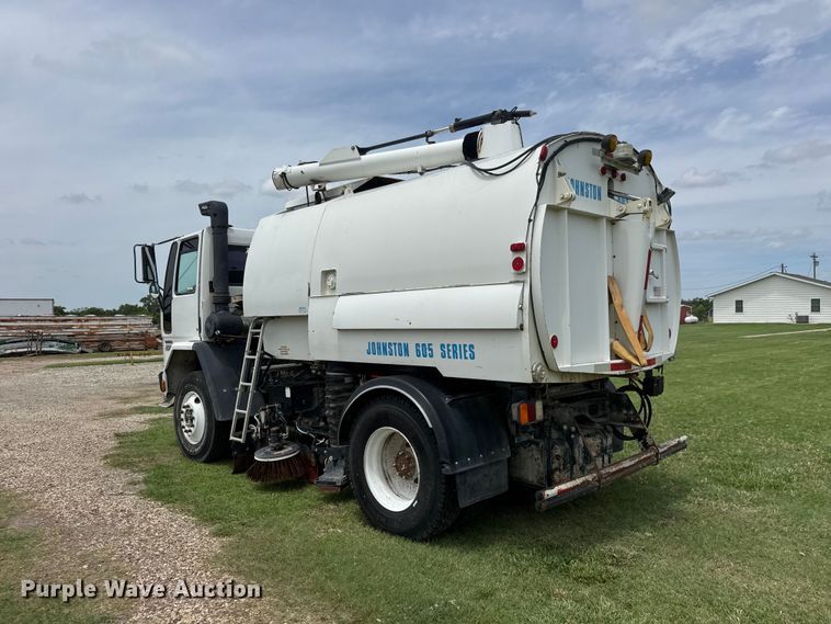 image for item EW0020 2000 Freightliner FC70 street sweeper truck