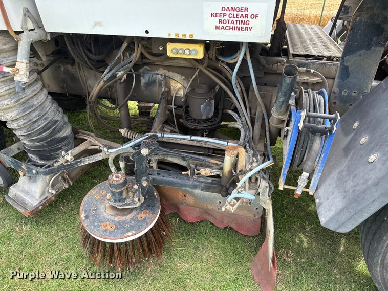 image for item EW0020 2000 Freightliner FC70 street sweeper truck