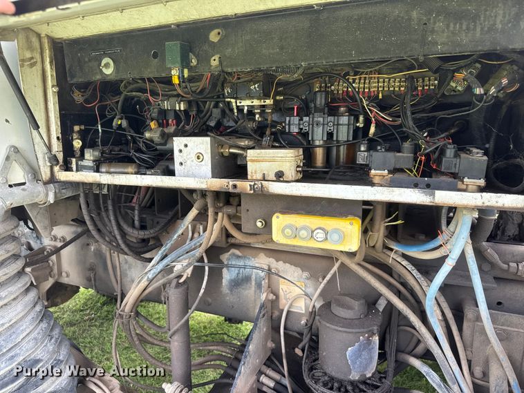 image for item EW0020 2000 Freightliner FC70 street sweeper truck