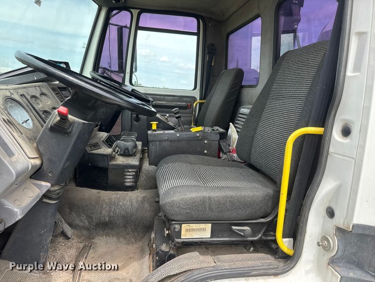 image for item EW0020 2000 Freightliner FC70 street sweeper truck