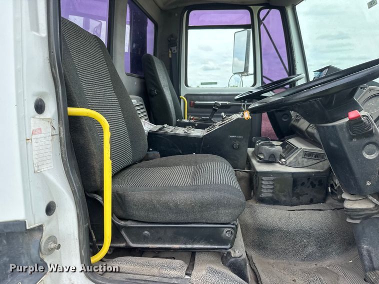 image for item EW0020 2000 Freightliner FC70 street sweeper truck