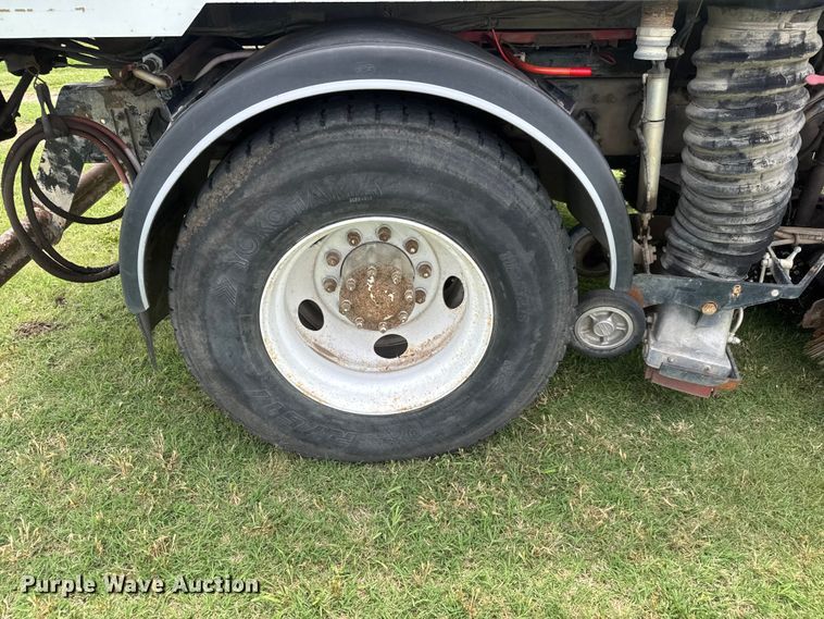 image for item EW0020 2000 Freightliner FC70 street sweeper truck