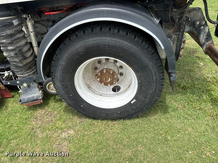 image for item EW0020 2000 Freightliner FC70 street sweeper truck