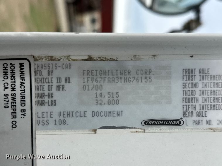 image for item EW0020 2000 Freightliner FC70 street sweeper truck