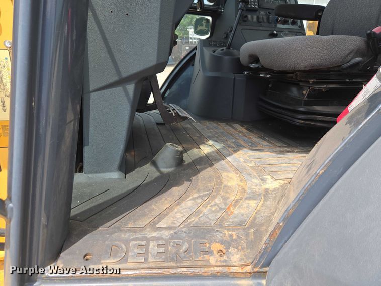 image for item EW0162 2014 John Deere 310SK backhoe