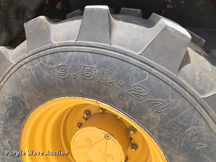 image for item EW0162 2014 John Deere 310SK backhoe