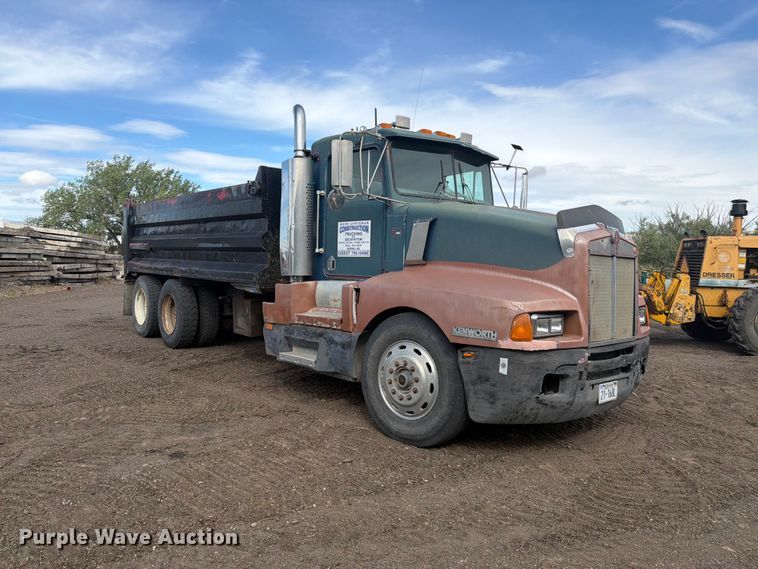 image for item EW2077 1988 Kenworth T660 dump truck