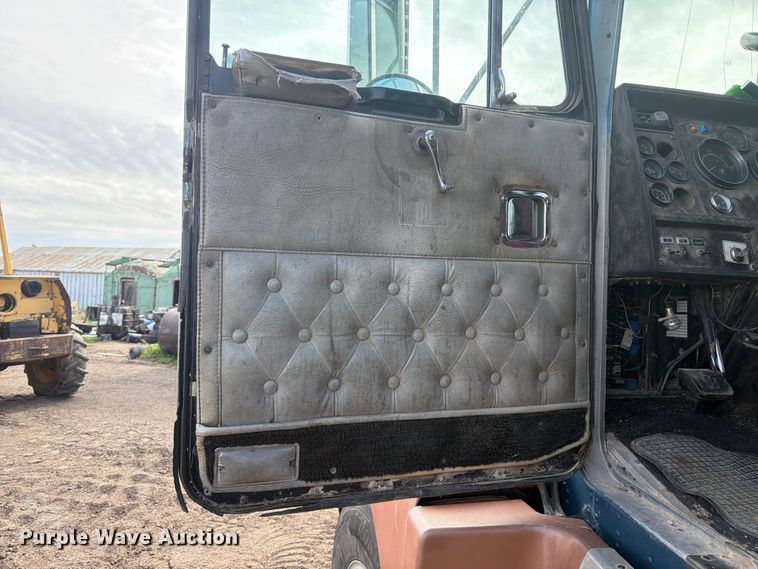image for item EW2077 1988 Kenworth T660 dump truck