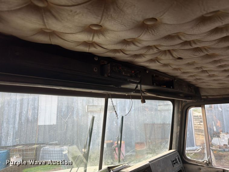 image for item EW2077 1988 Kenworth T660 dump truck