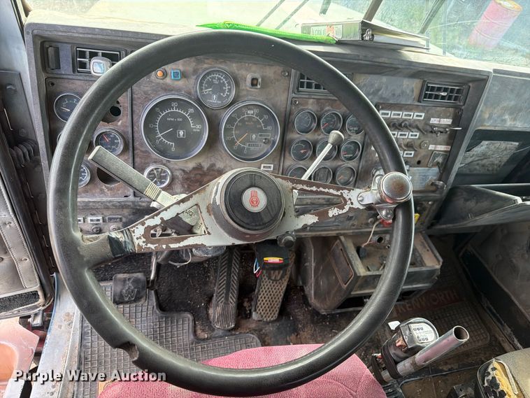 image for item EW2077 1988 Kenworth T660 dump truck