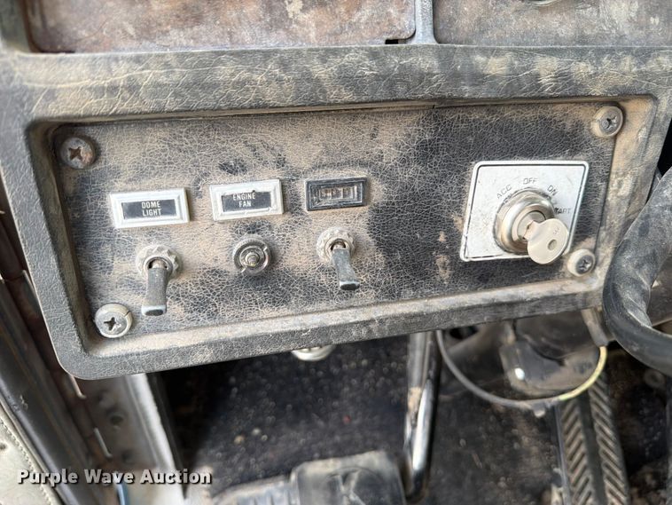 image for item EW2077 1988 Kenworth T660 dump truck