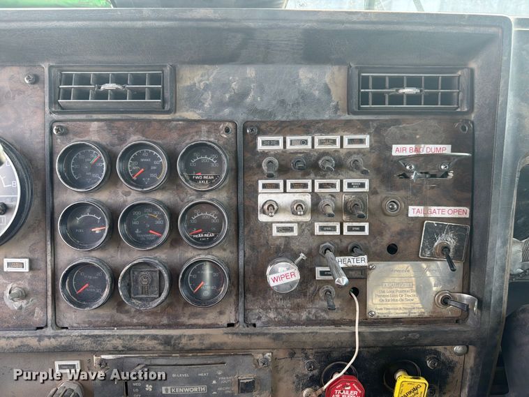 image for item EW2077 1988 Kenworth T660 dump truck