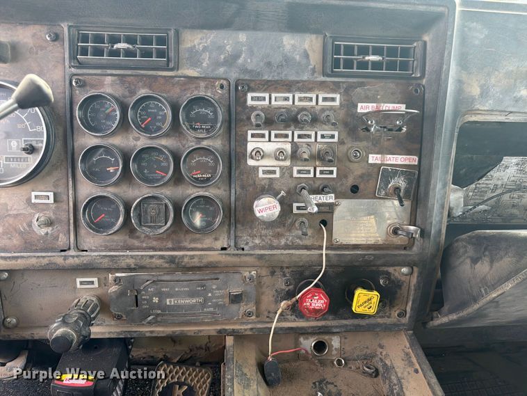 image for item EW2077 1988 Kenworth T660 dump truck