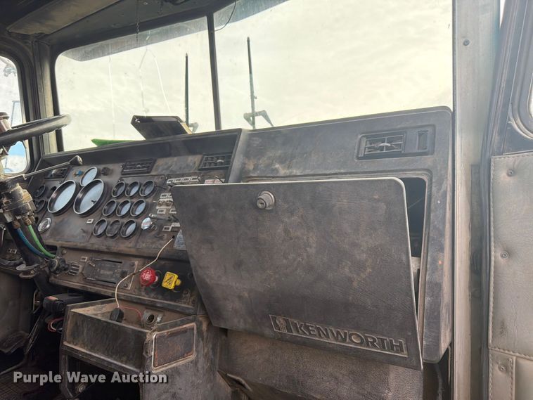 image for item EW2077 1988 Kenworth T660 dump truck